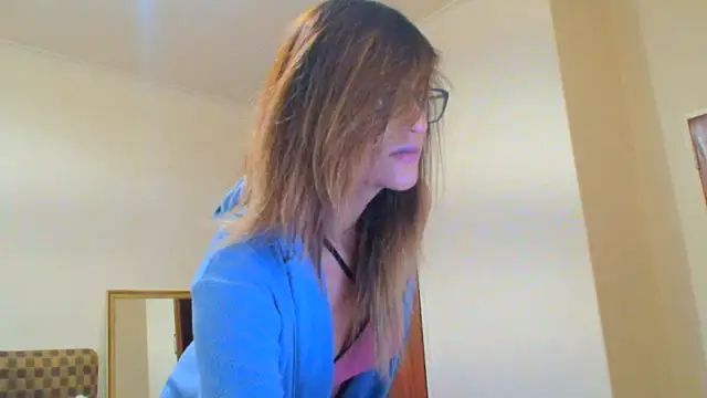 Snapshot of karmicQueen669 chatting on June 2026 05:15:02 AM karmicQueen669 online show from June 2026 05:15:02 AM