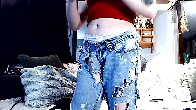 Genevieve143 online show from May 2026 07:34:01 AM