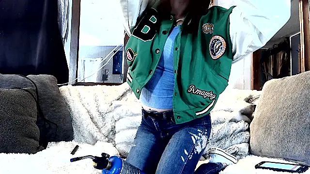 Genevieve143 online show from May 2026 09:35:01 AM