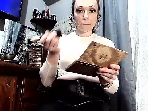 Genevieve143 online show from July 2026 04:57:01 PM