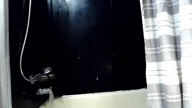 Genevieve143 online show from December 2025 12:07:02 PM