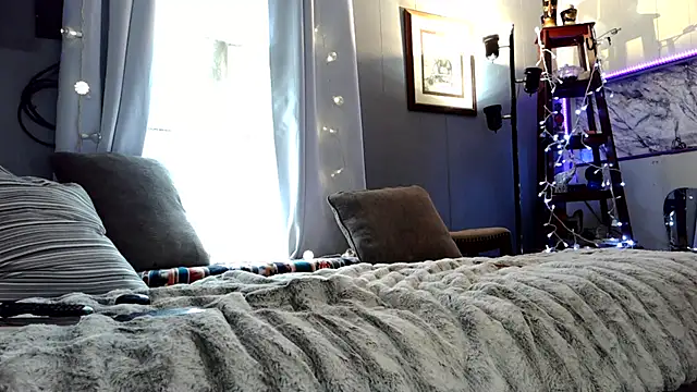 Genevieve143 online show from November 2025 09:15:04 PM