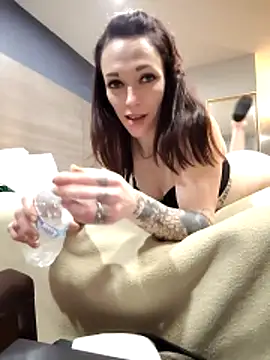 Genevieve143 online show from December 2025 08:35:02 AM