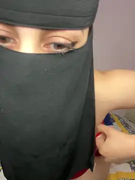 Snapshot of Jumanaa chatting on November 2025 07:28:01 PM Jumanaa online show from November 2025 07:28:01 PM