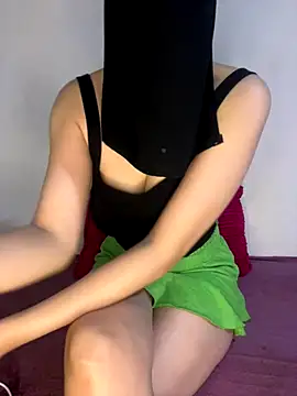 Snapshot of Jumanaa chatting on September 2025 05:02:01 PM Jumanaa online show from September 2025 05:02:01 PM