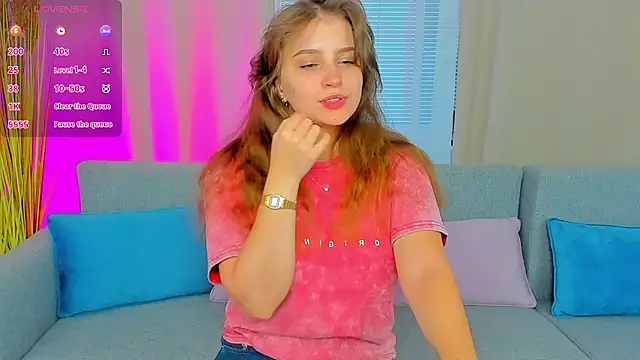 Snapshot of MilaDreamer chatting on October 2025 06:37:01 AM MilaDreamer online show from October 2025 06:37:01 AM