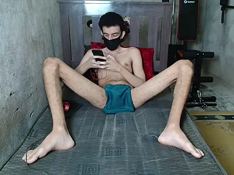 Snapshot of skinnyboy1000 chatting on September 2025 05:08:01 PM skinnyboy1000 online show from September 2025 05:08:01 PM