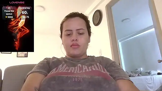 Snapshot of saramartinez1000 chatting on March 2025 06:32:01 PM saramartinez1000 online show from March 2025 06:32:01 PM