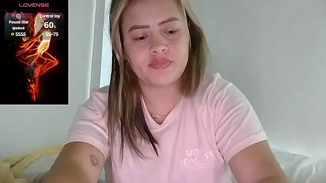 Snapshot of saramartinez1000 chatting on March 2025 12:01:02 PM saramartinez1000 online show from March 2025 12:01:02 PM