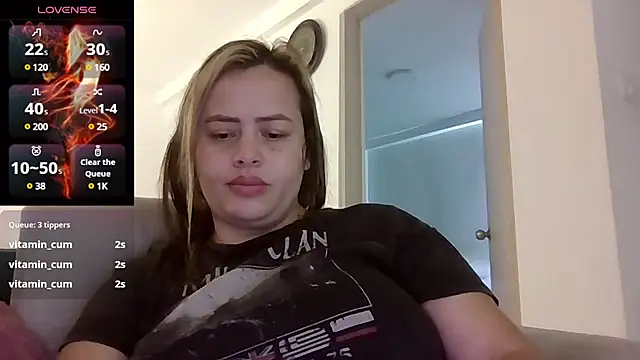 Snapshot of saramartinez1000 chatting on February 2025 05:49:02 PM saramartinez1000 online show from February 2025 05:49:02 PM