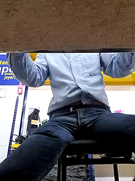 josehot151515 online show from December 2024 04:15:02 PM