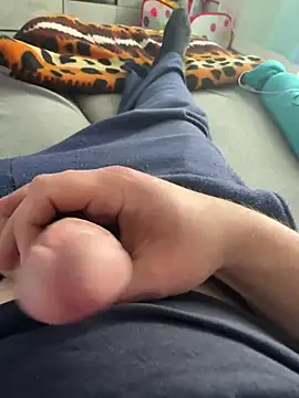 Snapshot of Sebastian24589 chatting on February 2025 02:32:02 PM Sebastian24589 online show from February 2025 02:32:02 PM