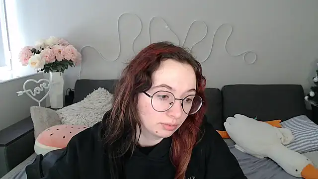 Mini Diva online show from February 2026 09:09:01 AM