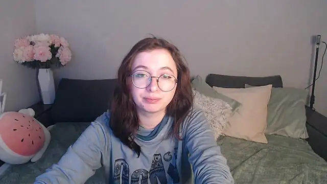 Mini Diva online show from March 2025 09:05:01 AM