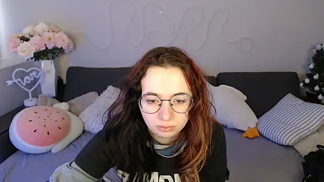 Mini Diva online show from February 2026 09:17:01 AM