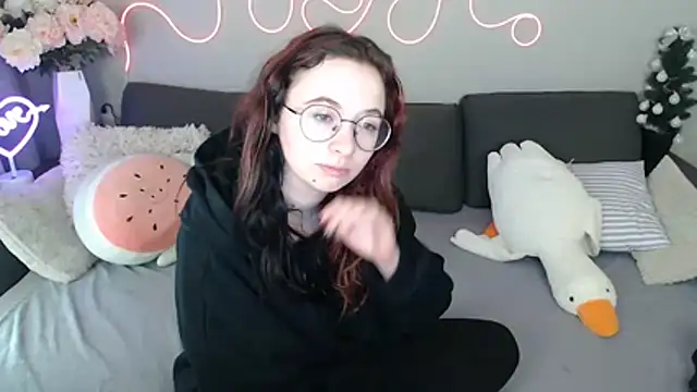 Mini Diva online show from March 2026 08:16:01 AM