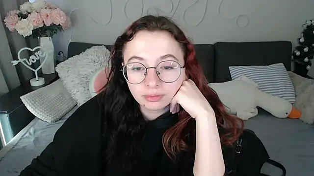 Mini Diva online show from April 2026 08:09:01 AM