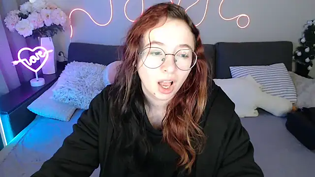 Mini Diva online show from April 2026 08:06:01 AM