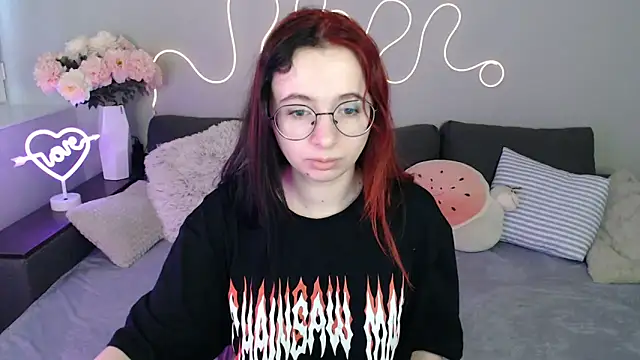 Mini Diva online show from November 2025 09:12:02 AM