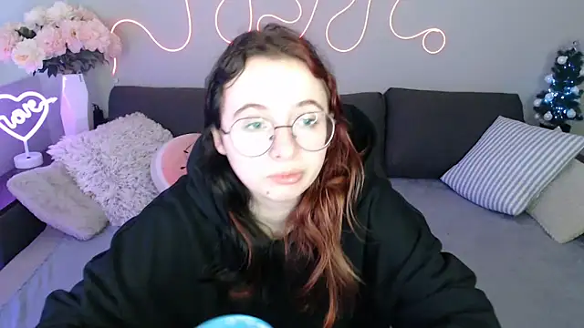 Mini Diva online show from December 2025 09:20:01 AM