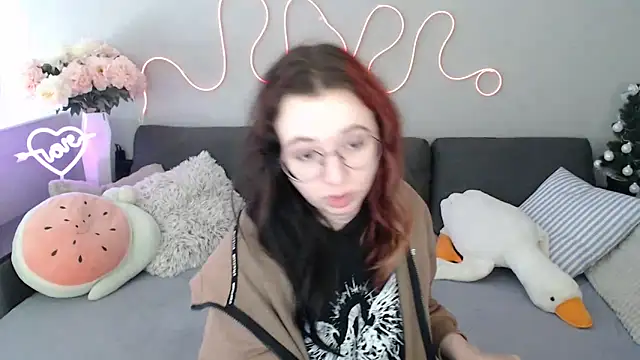 Mini Diva online show from February 2026 09:11:02 AM