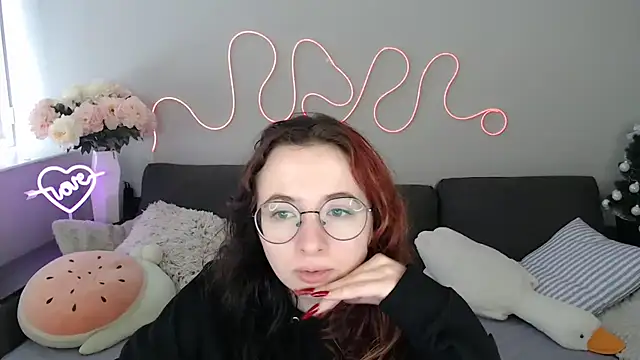 Mini Diva online show from February 2026 09:10:01 AM