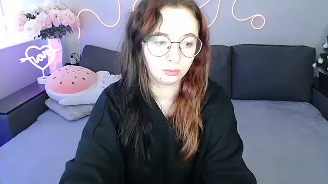 Mini Diva online show from March 2026 09:05:02 AM