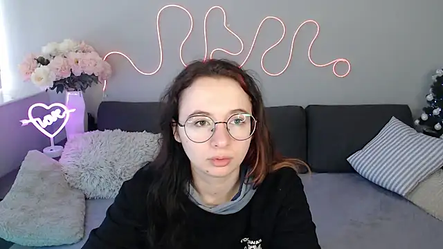 Mini Diva online show from January 2026 09:13:01 AM