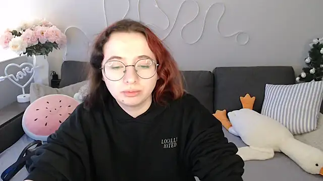 Mini Diva online show from February 2026 09:09:02 AM