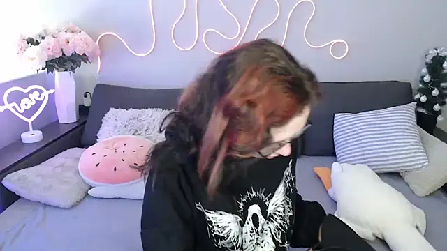 Mini Diva online show from March 2026 09:12:02 AM