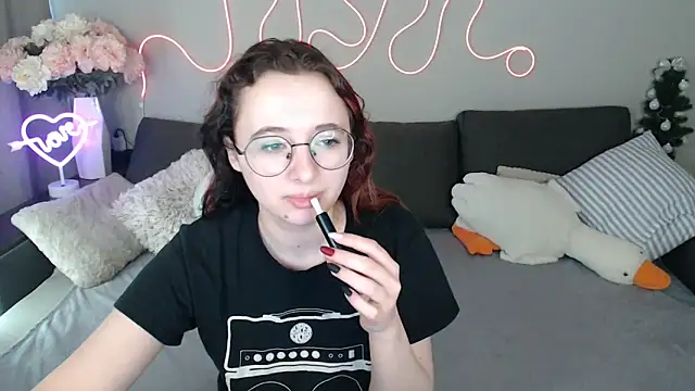 Mini Diva online show from May 2026 08:32:01 AM