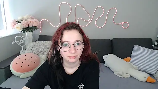 Mini Diva online show from March 2026 09:31:02 AM