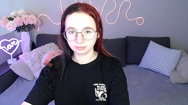 Mini Diva online show from November 2025 09:14:02 AM