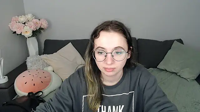 Mini Diva online show from October 2025 08:13:01 AM