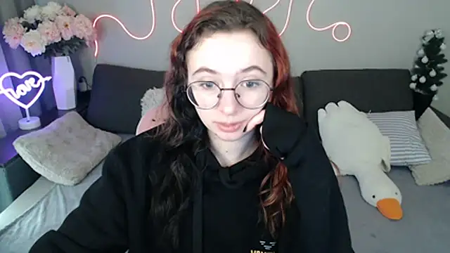 Mini Diva online show from March 2026 08:49:02 AM