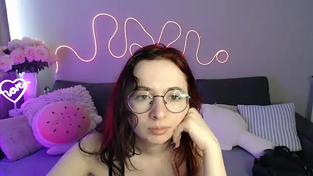 Snapshot of Mini_Diva chatting on June 2026 08:11:02 AM Mini Diva online show from June 2026 08:11:02 AM