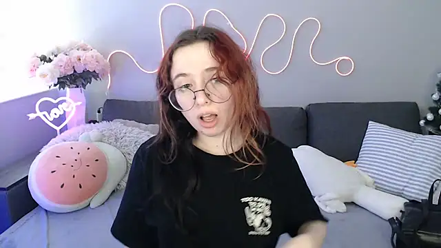 Mini Diva online show from March 2026 09:05:01 AM