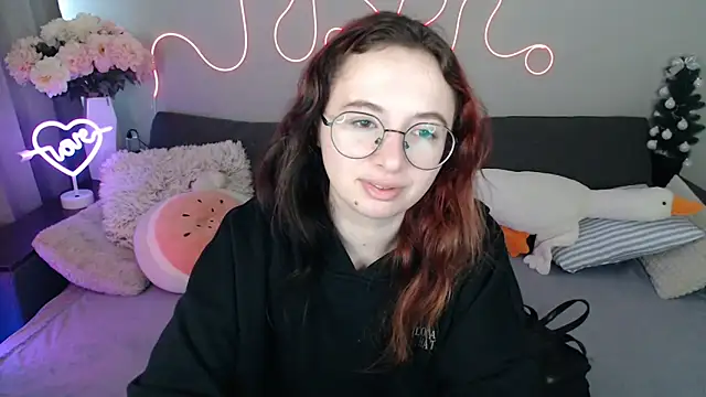 Mini Diva online show from April 2026 08:10:02 AM