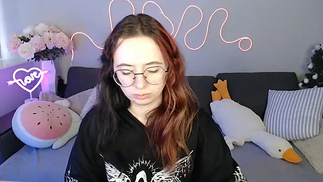 Mini Diva online show from February 2026 09:06:02 AM