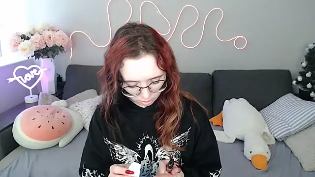 Mini Diva online show from February 2026 09:11:01 AM