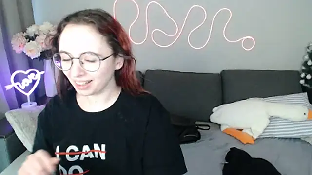 Mini Diva online show from March 2026 09:21:02 AM