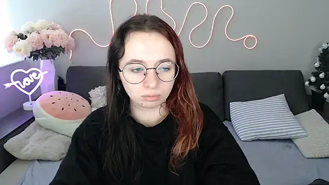 Mini Diva online show from January 2026 09:13:01 AM