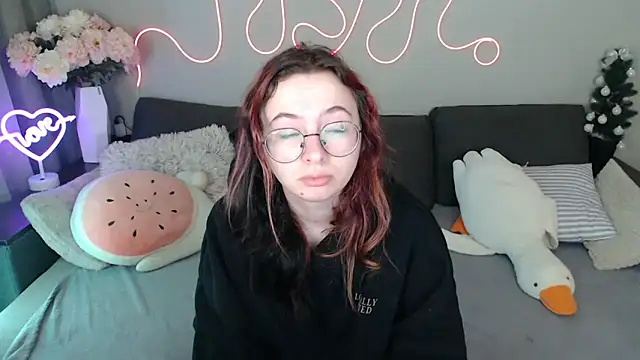 Mini Diva online show from March 2026 08:27:02 AM