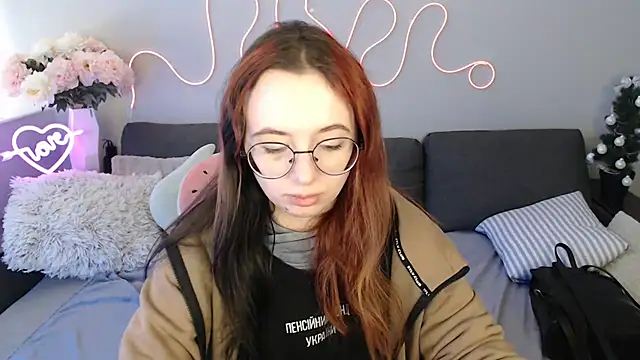 Mini Diva online show from February 2026 09:07:02 AM