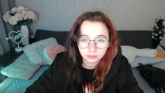 Mini Diva online show from April 2026 08:05:01 AM