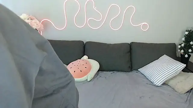 Mini Diva online show from December 2025 09:15:02 AM