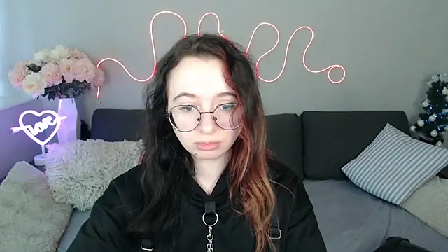 Mini Diva online show from January 2026 09:14:01 AM