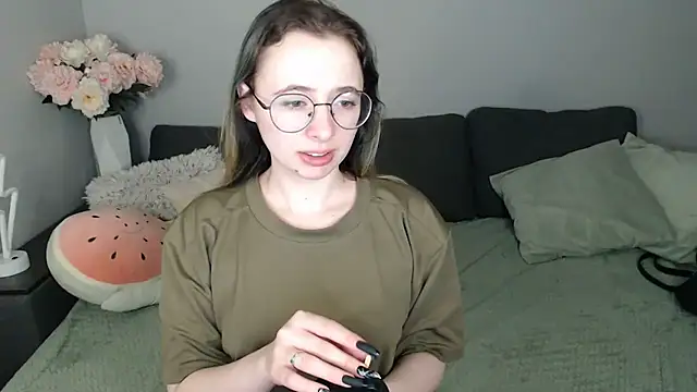 Mini Diva online show from September 2025 08:09:01 AM