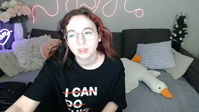 Mini Diva online show from March 2026 09:11:01 AM