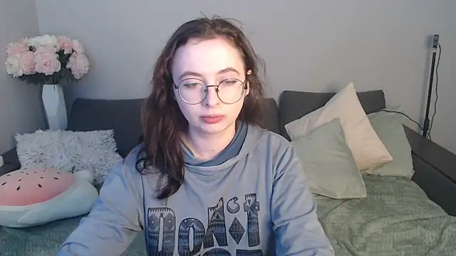 Mini Diva online show from March 2025 09:13:02 AM
